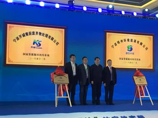 1541989960403815.png blob.png